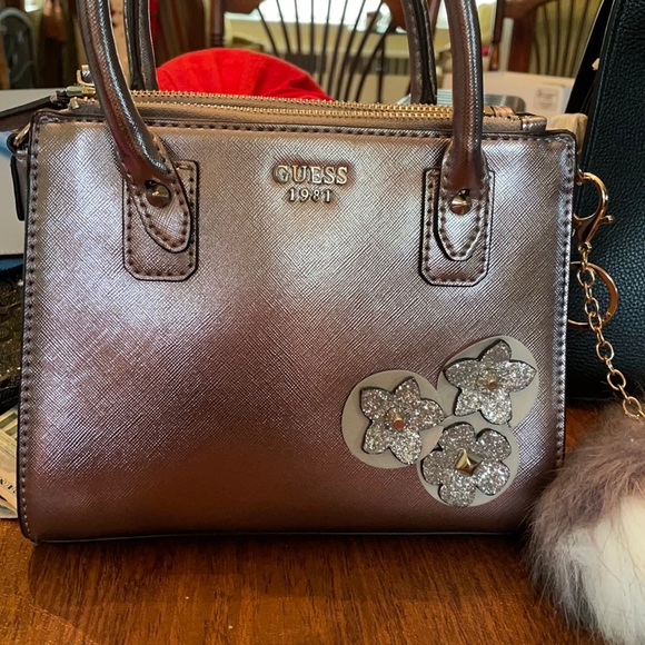 guess purple bag with keychain from guess! - Picture 1 of 3